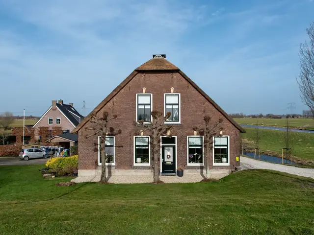 Woonboerderij aan de Polderweg 5 in Hoogland