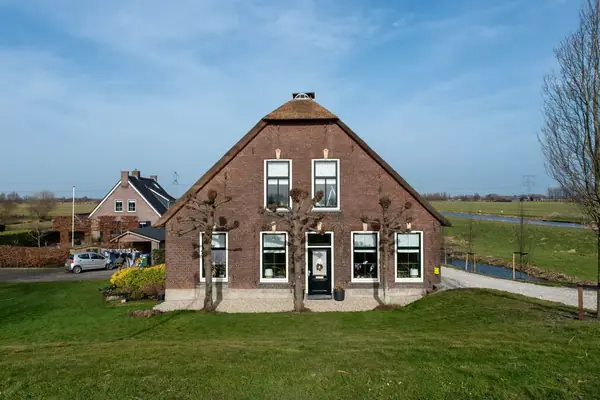 Woonboerderij aan de Polderweg 5 in Hoogland