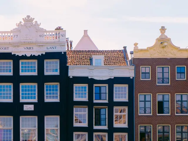 Grachtenpand aan de Weversgracht 140 in Utrecht
