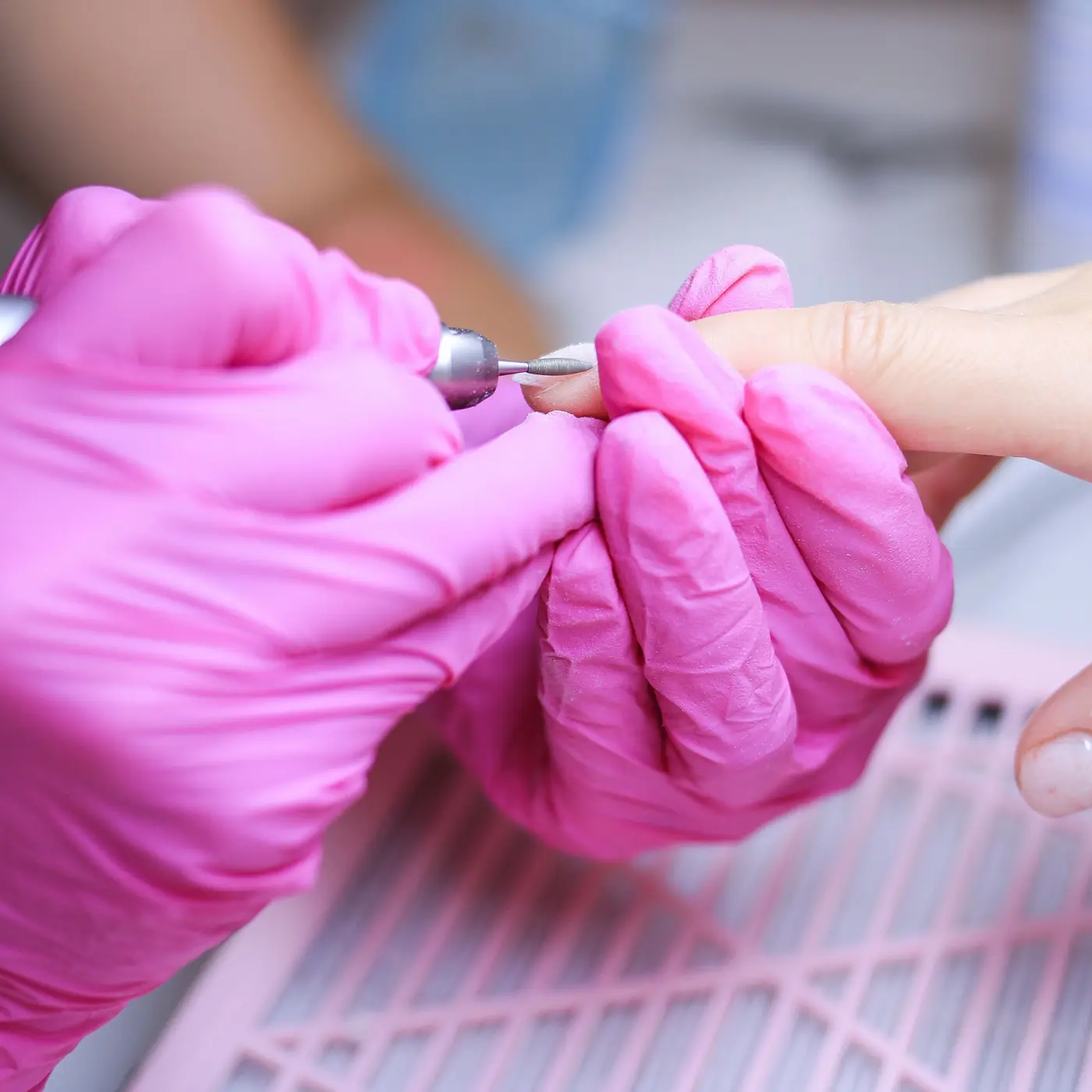Manicurebehandeling in de salon